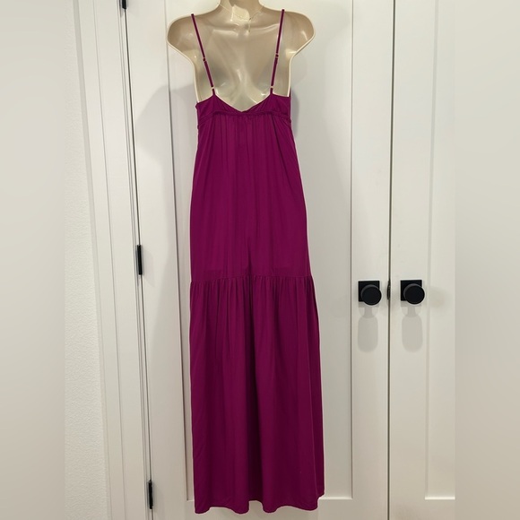 L Space Victoria Maxi Dress V Neck Tiered XS Raspberry New Beachy Vacation Chic - Picture 4 of 16